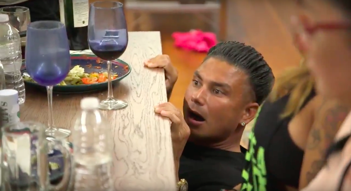 pauly d hiding under table