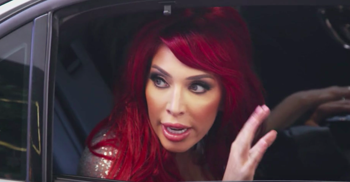 farrah abraham rolls up window