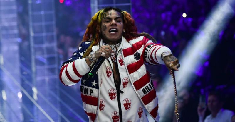 Tekashi 69 performs during the Philipp Plein fashion showw as part of the Women's Spring/Summer 2019 fashion week in Milan, on September 21, 2018.