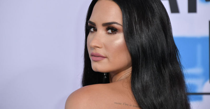 Best and Worst Looks of the 2019 AMAs Red Carpet